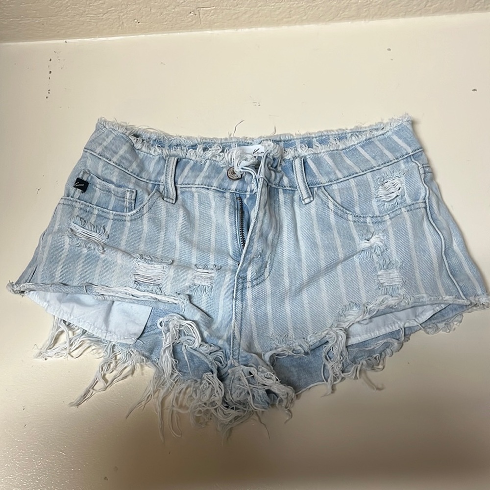 KanCan size small jean shorts